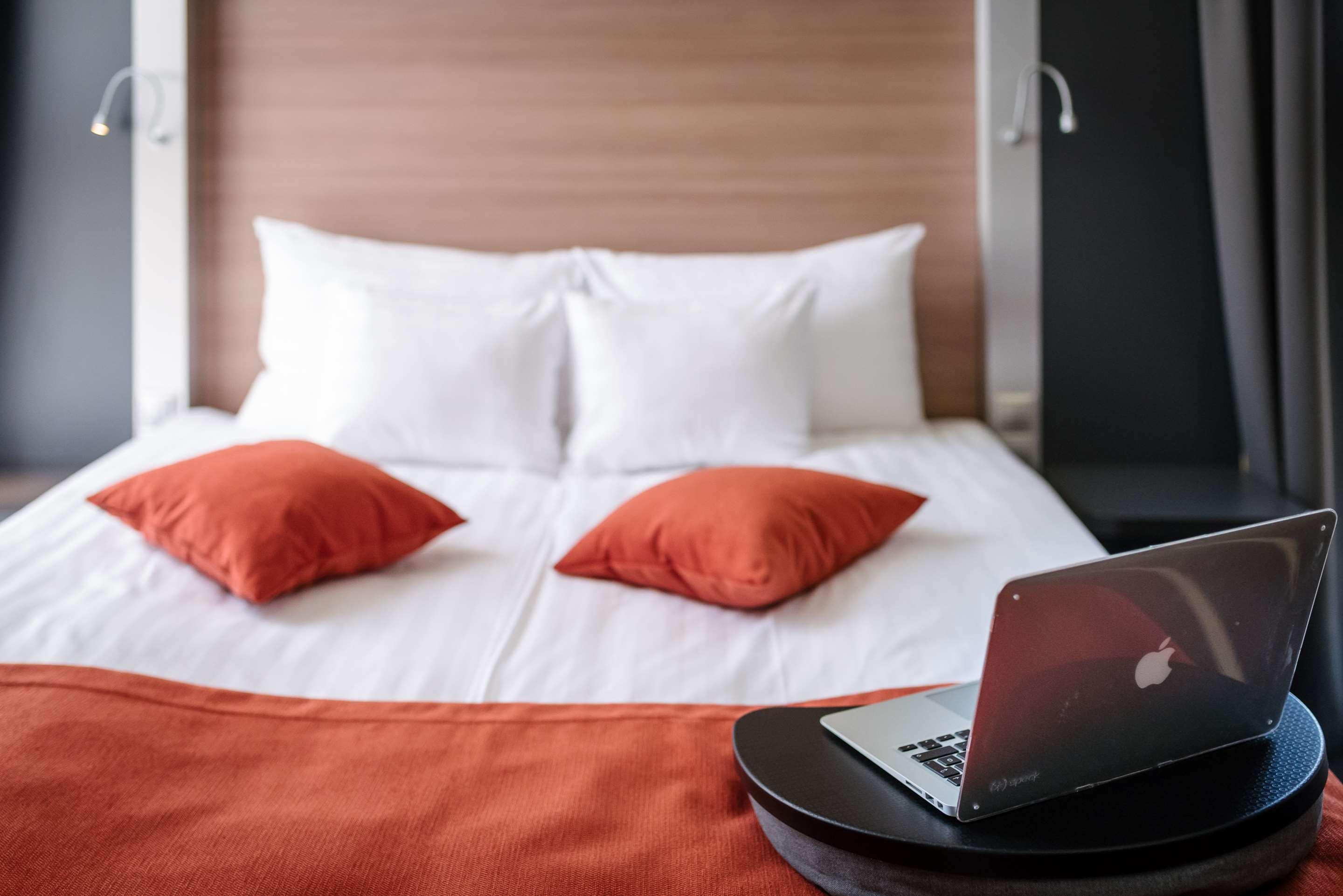 Western Lakeside Hotel 4*