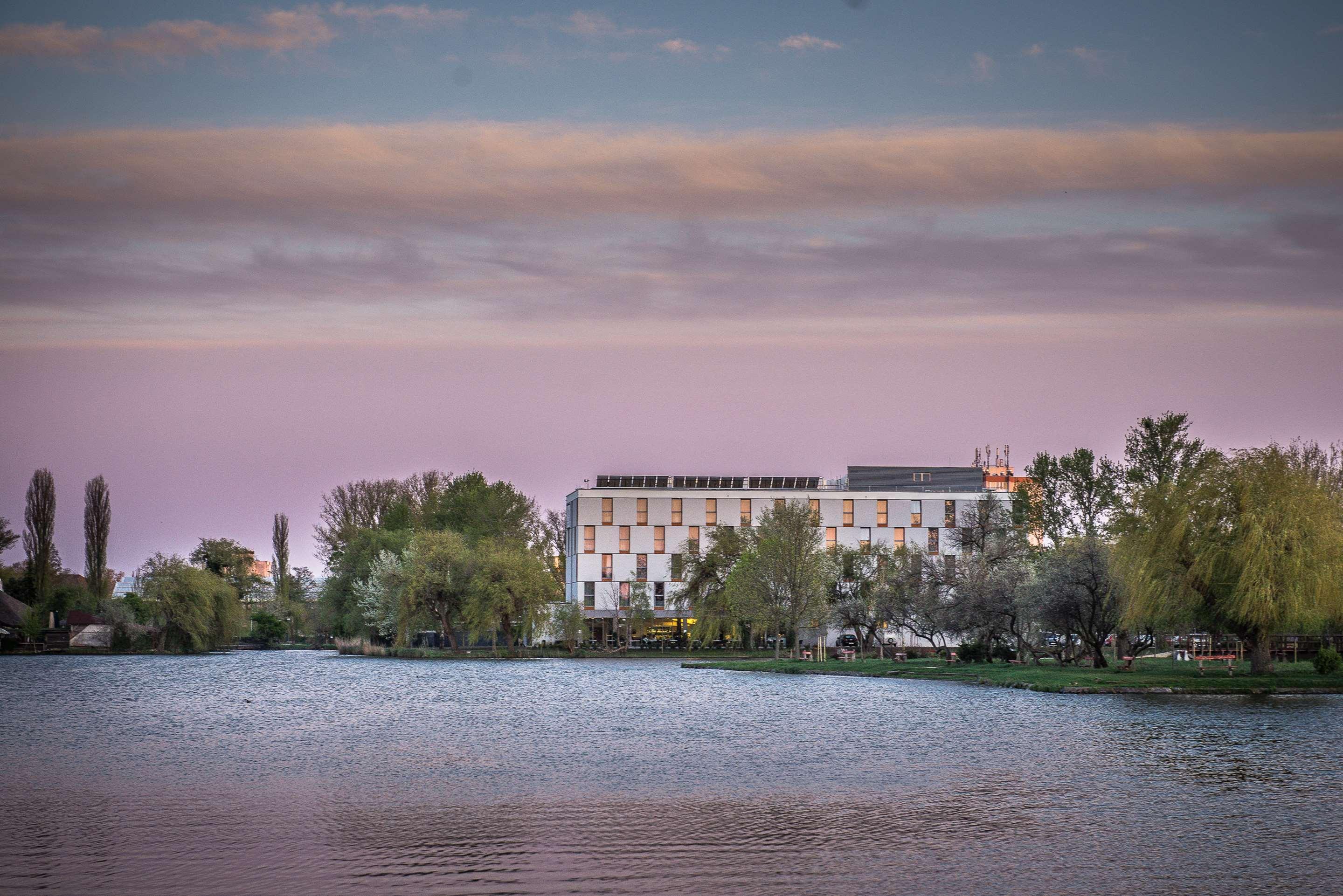 Western Lakeside Székesfehérvár