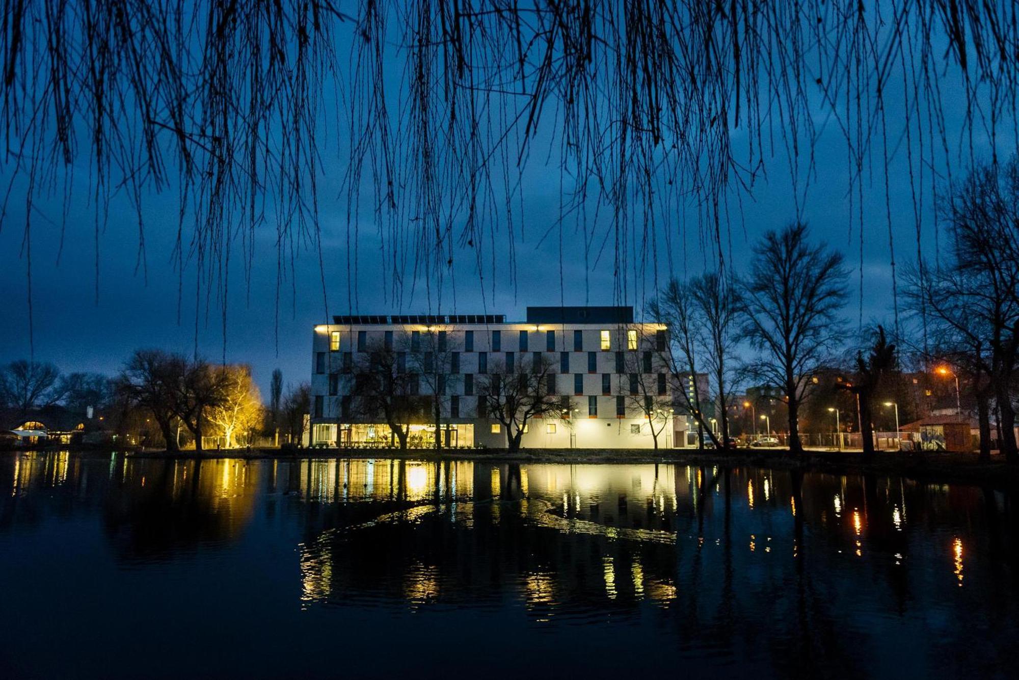 Western Lakeside Székesfehérvár