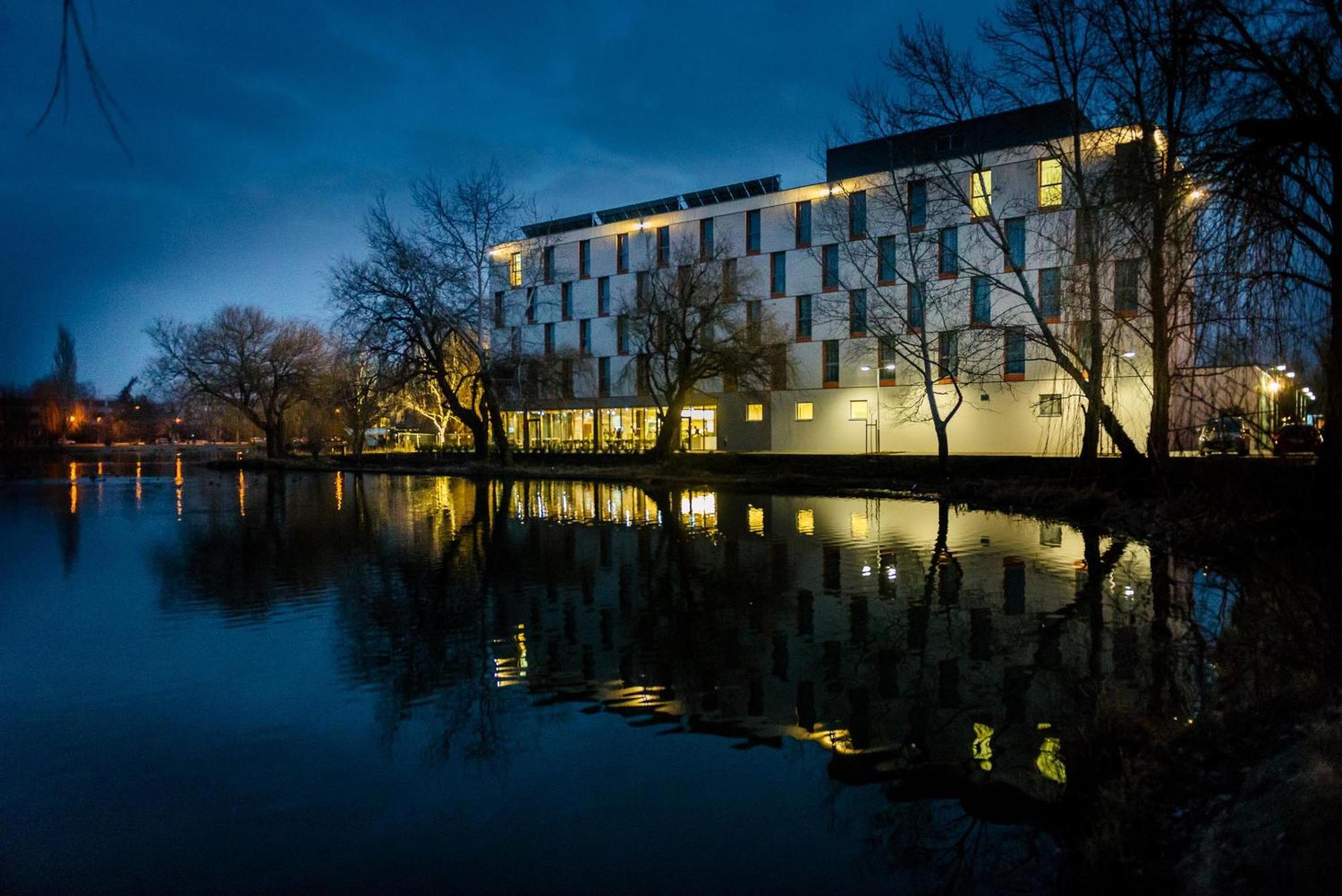 Hotel Western Lakeside