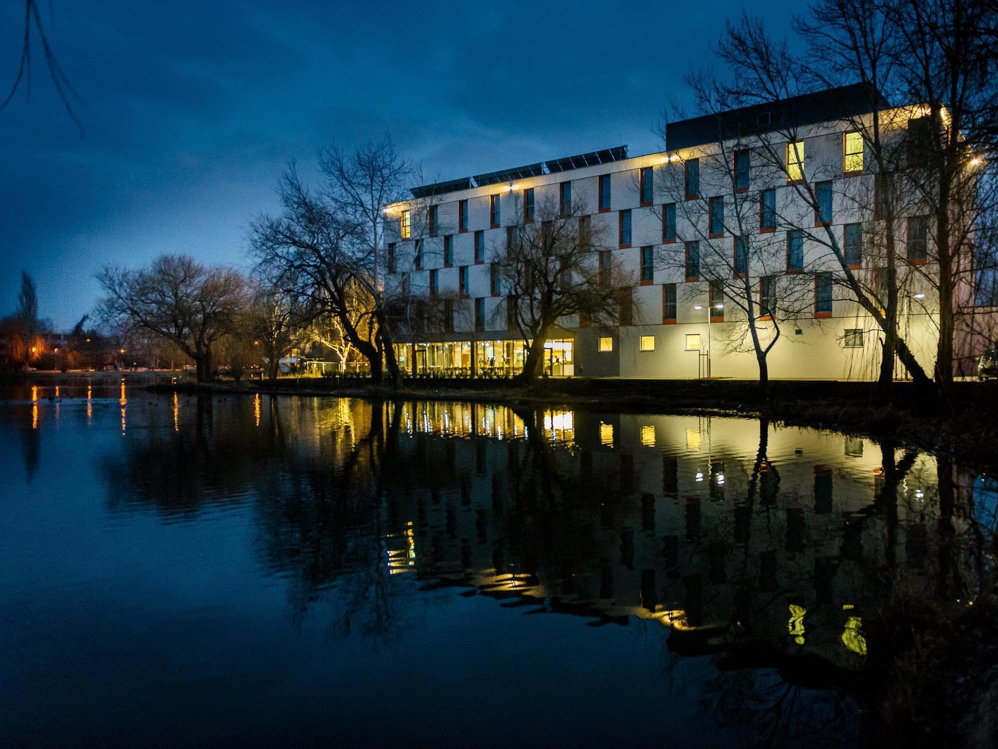 Western Lakeside 4* Székesfehérvár