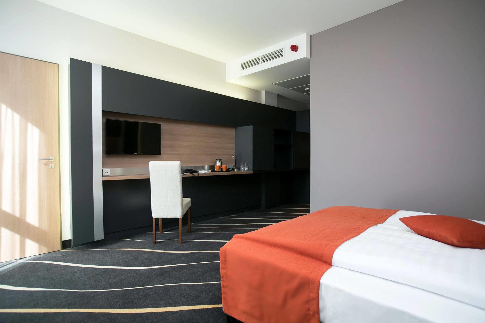 Hotel Western Lakeside Székesfehérvár